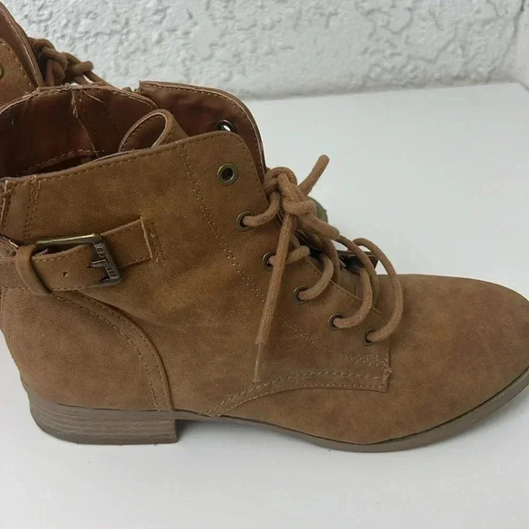 Women Boots size 8 1/2 - Picture 12 of 16